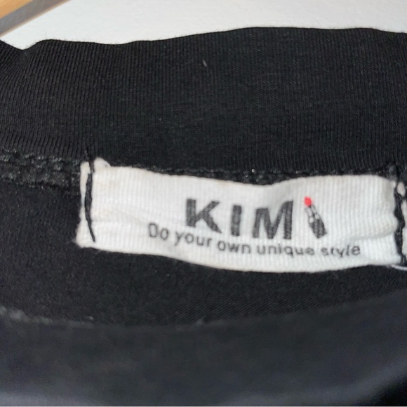 “Drake Would Never Treat Me Like This” High-Neck Cropped Tee - Picture 3 of 3